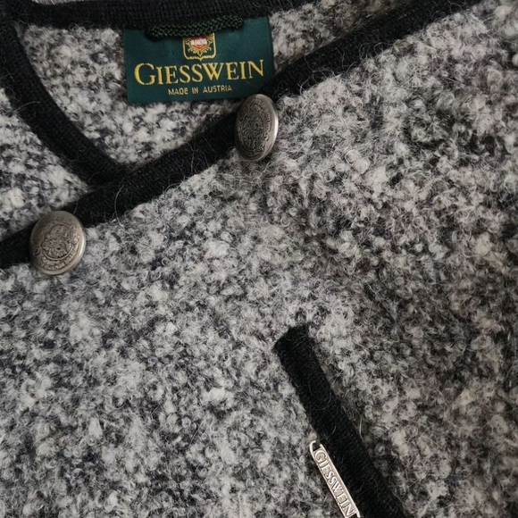 Trimmed alpaca coat - Picture 3 of 4